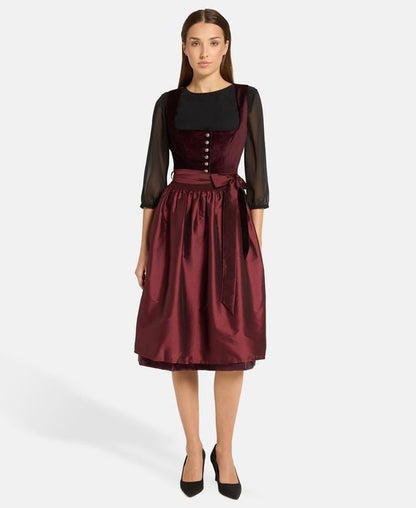 Dirndl mit Schürze