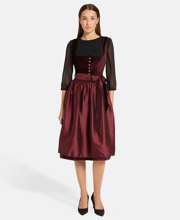 Dirndl mit Schürze