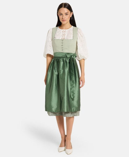 Dirndl mit Schürze