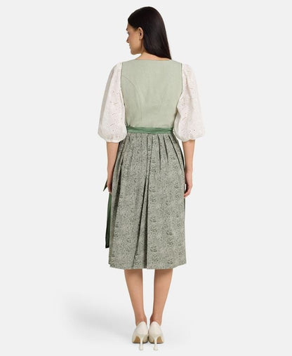 Dirndl mit Schürze