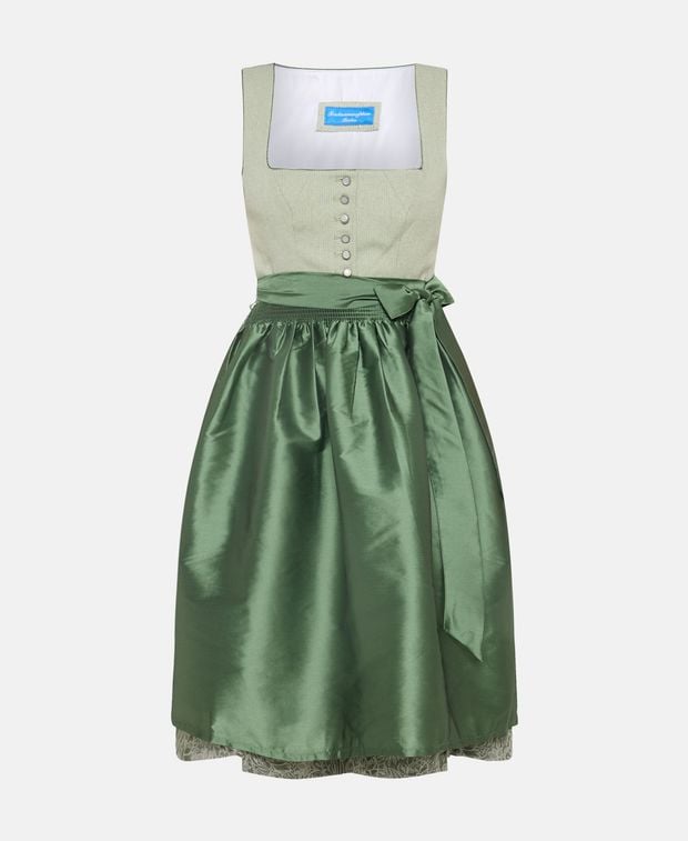 Dirndl mit Schürze