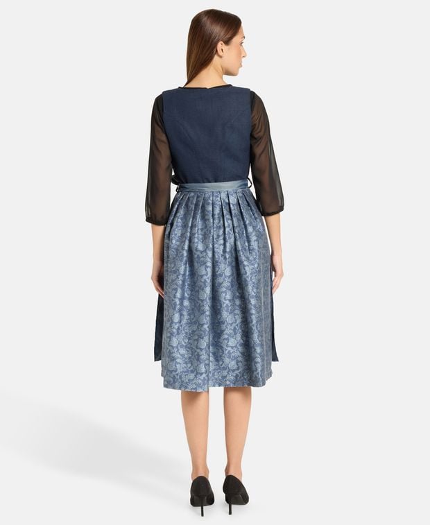 Dirndl mit Schürze