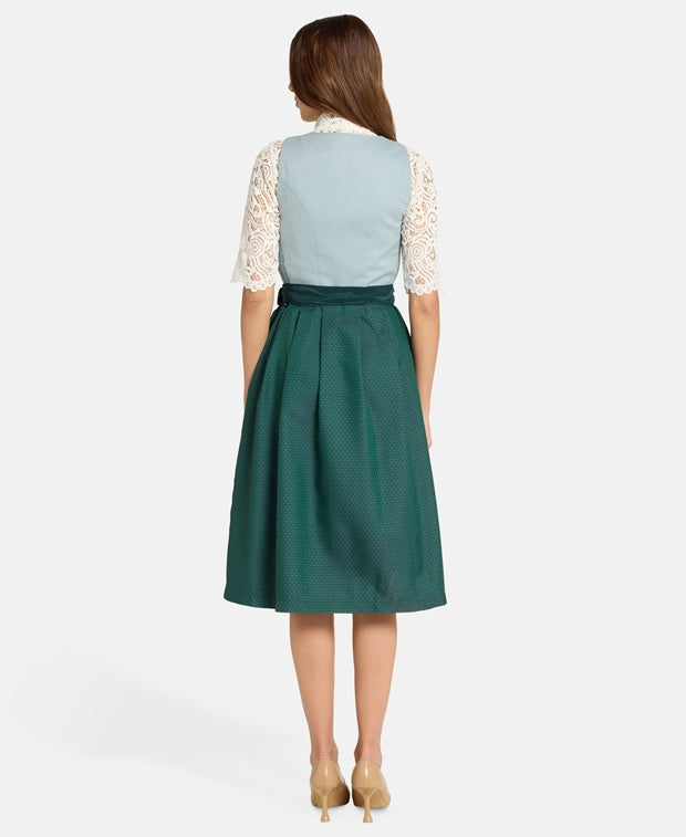 Dirndl mit Schürze