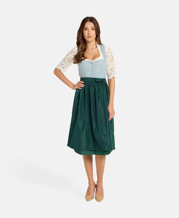 Dirndl mit Schürze