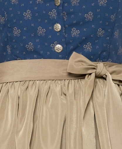 Dirndl mit Schürze