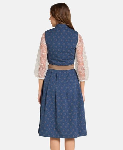 Dirndl mit Schürze