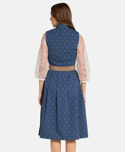 Dirndl mit Schürze