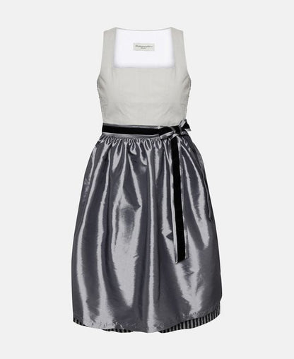 Dirndl mit Schürze