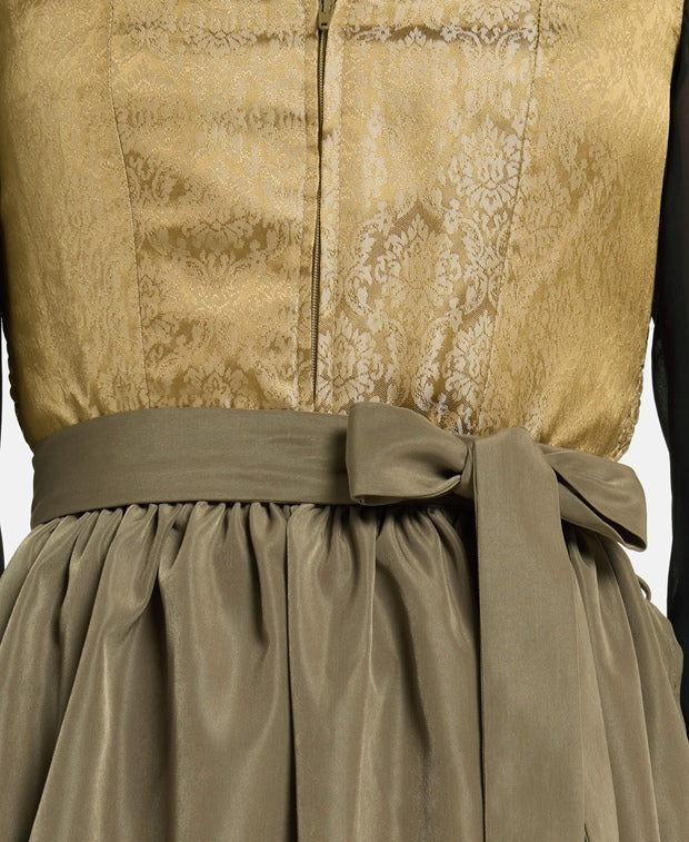 Dirndl mit Schürze