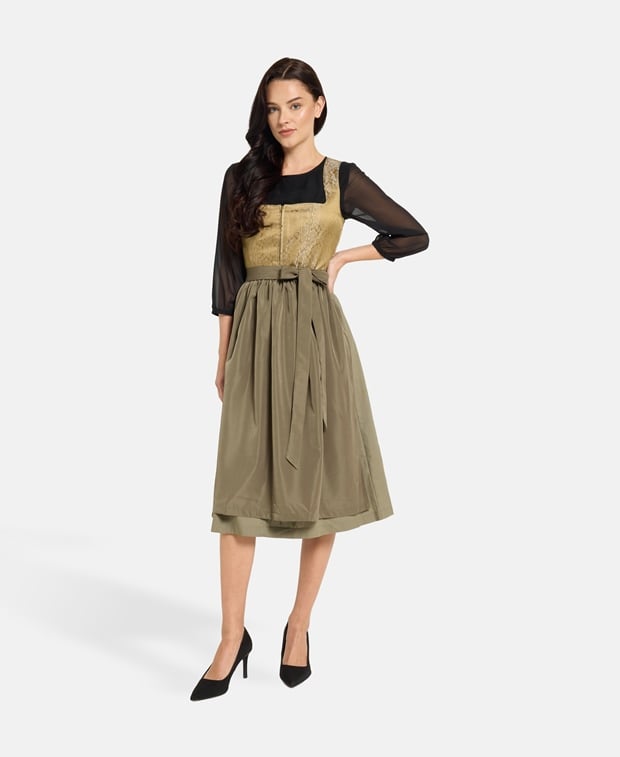 Dirndl mit Schürze