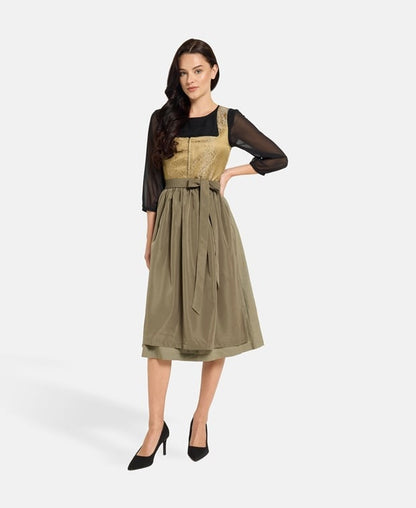Dirndl mit Schürze
