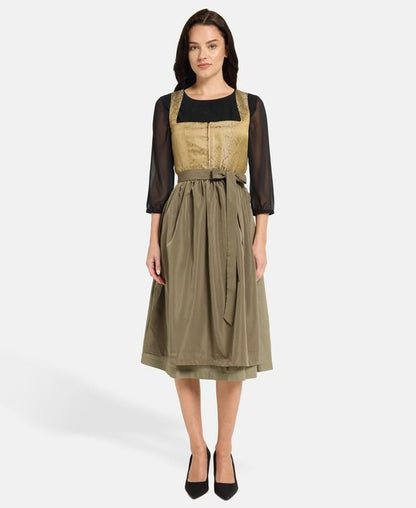 Dirndl mit Schürze