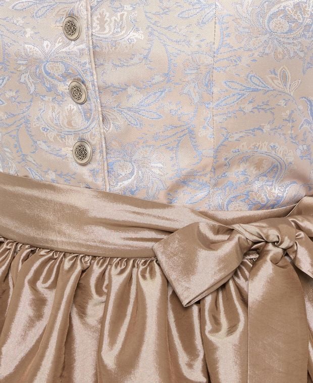 Dirndl mit Schürze