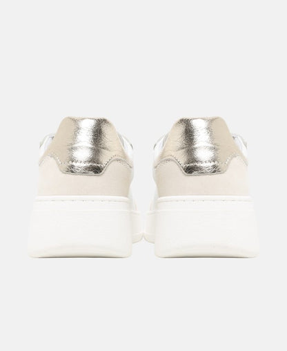 Sneaker