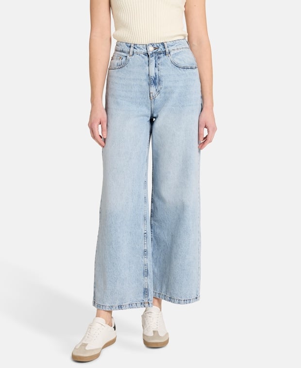Flared Jeans