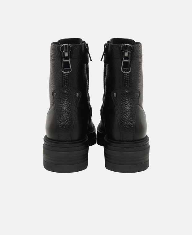 Schnürstiefeletten