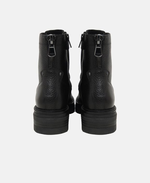Schnürstiefeletten