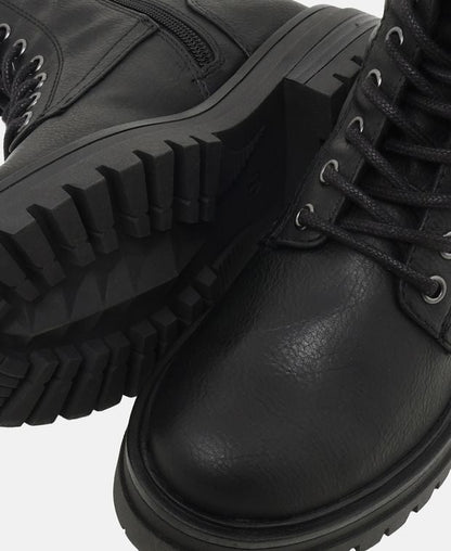 Schnürboots