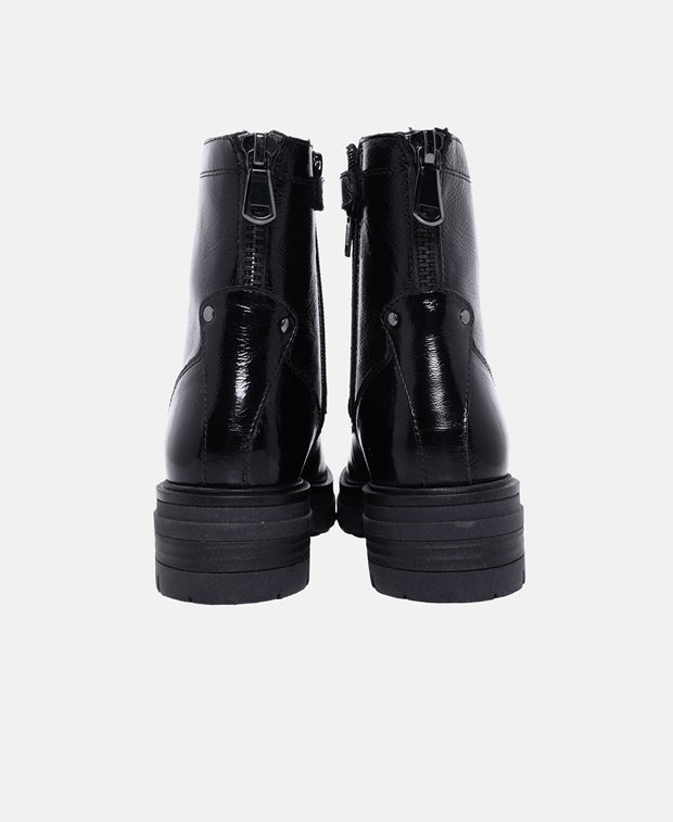 Schnürstiefeletten