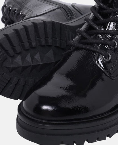 Schnürstiefeletten