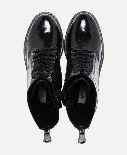 Schnürstiefeletten