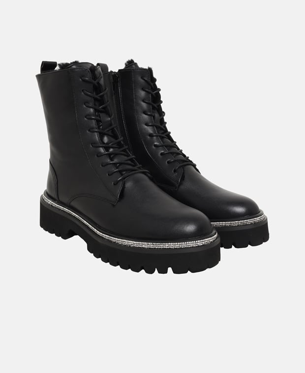 Schnürstiefeletten