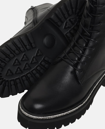 Schnürstiefeletten