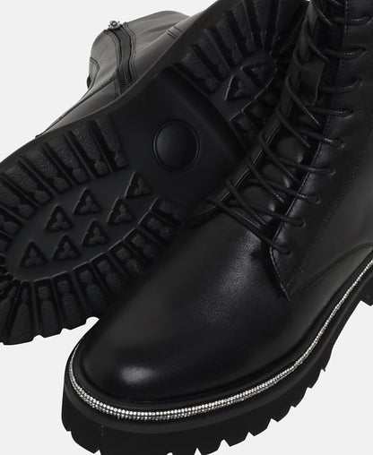 Schnürstiefeletten