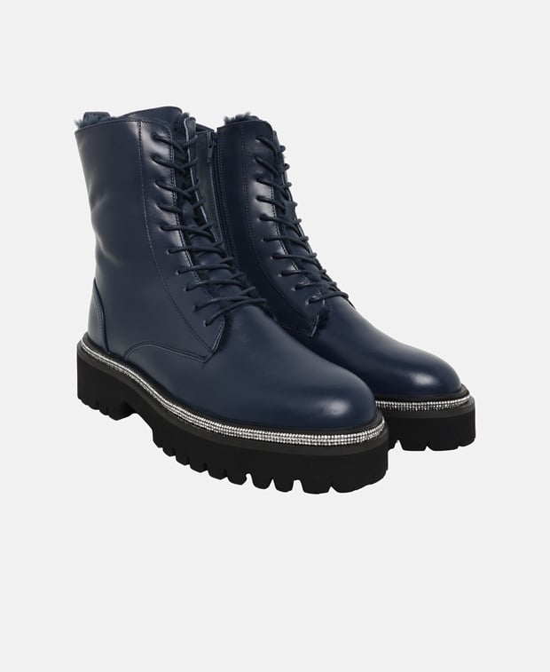 Schnürstiefeletten