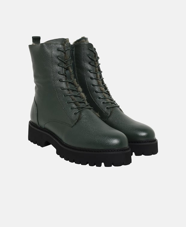 Schnürstiefeletten