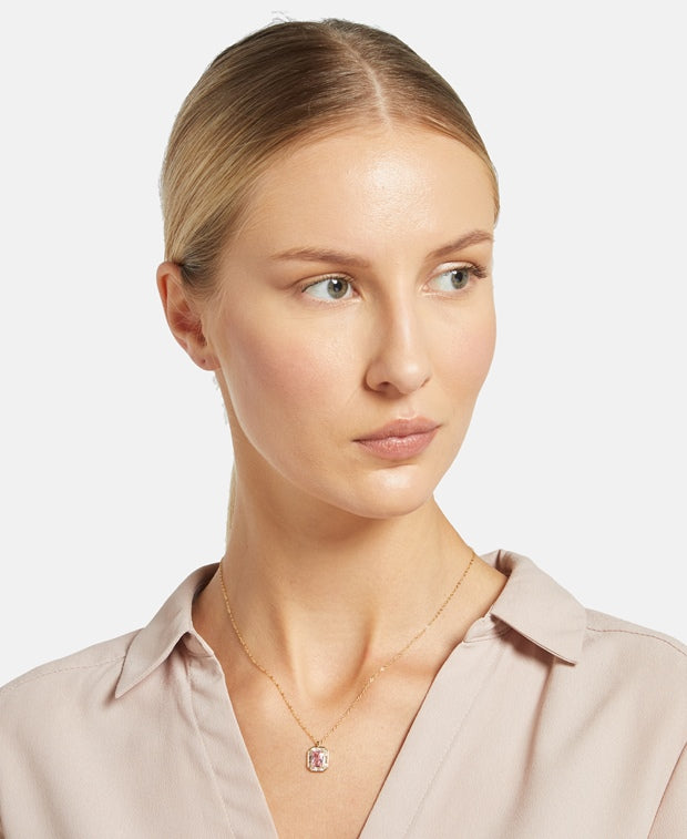 Halskette mit Anhänger