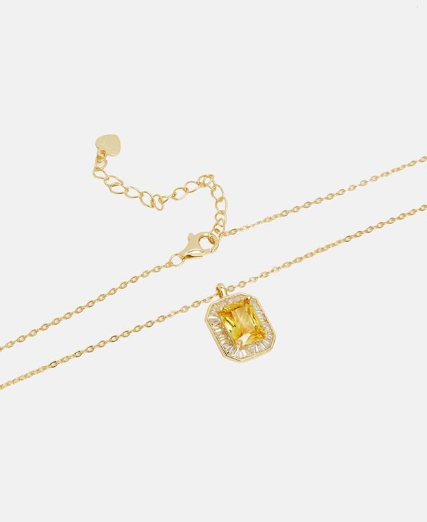 Halskette mit Anhänger