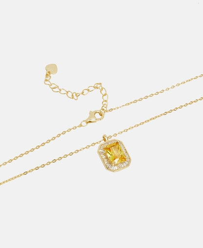 Halskette mit Anhänger