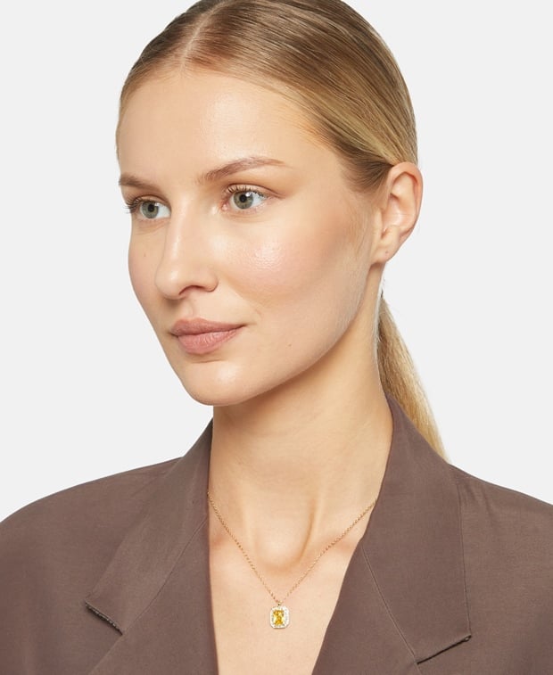 Halskette mit Anhänger