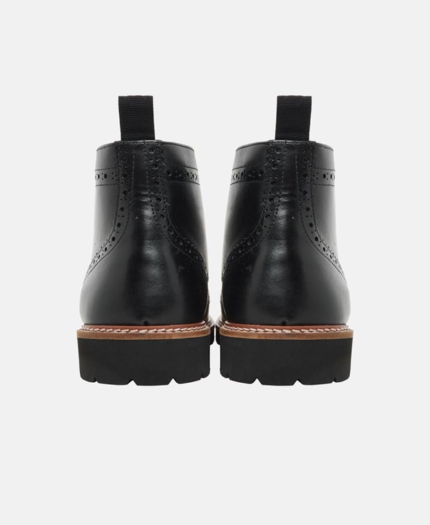 Schnürboots