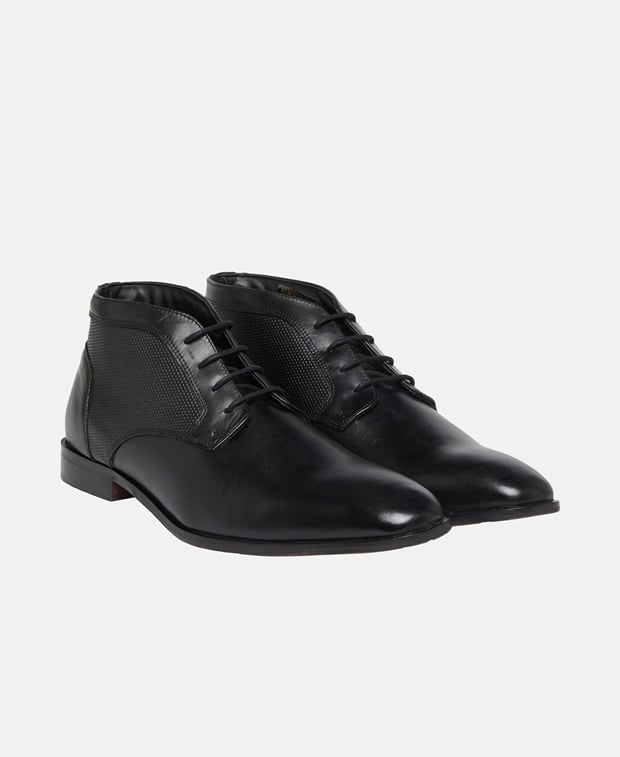 Schnürstiefeletten