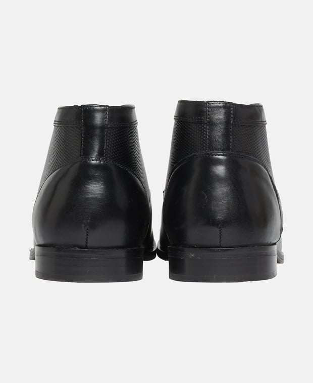 Schnürstiefeletten