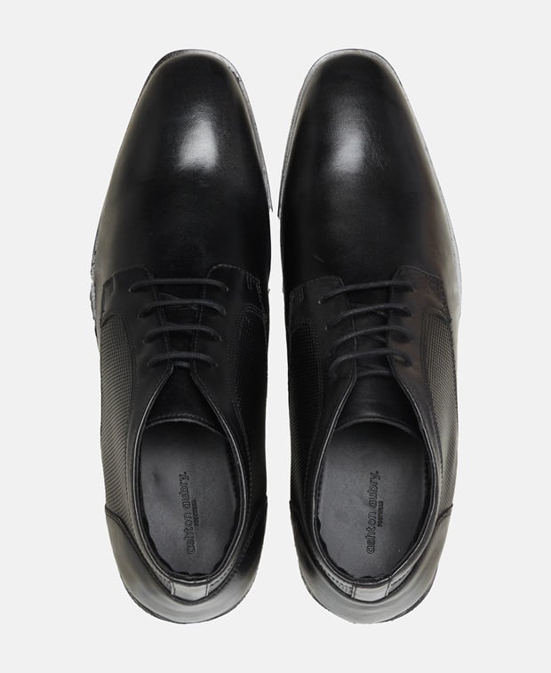Schnürstiefeletten