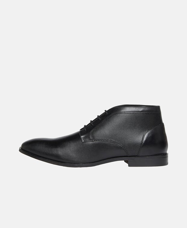 Schnürstiefeletten
