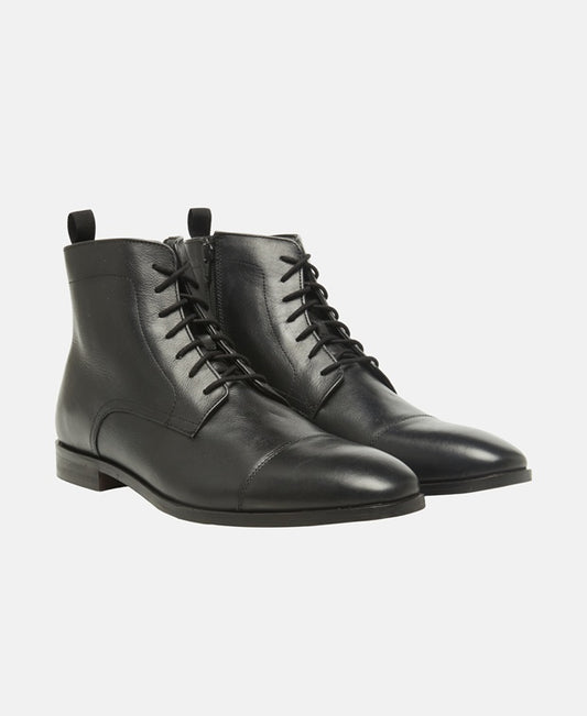 Schnürstiefeletten
