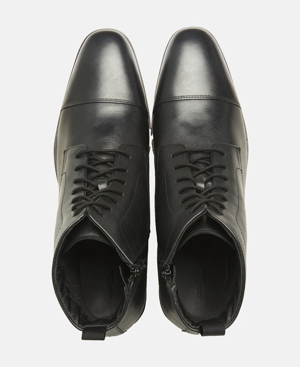 Schnürstiefeletten