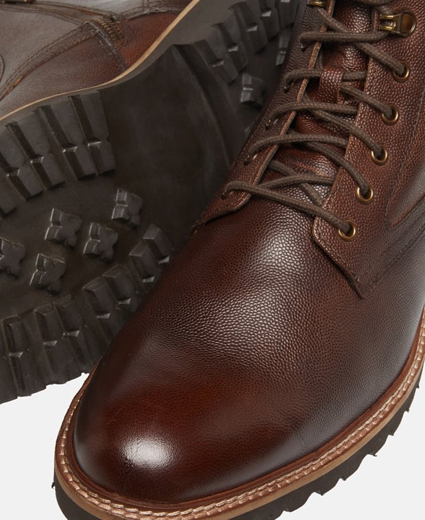 Schnürstiefeletten