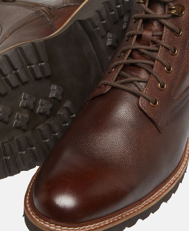 Schnürstiefeletten