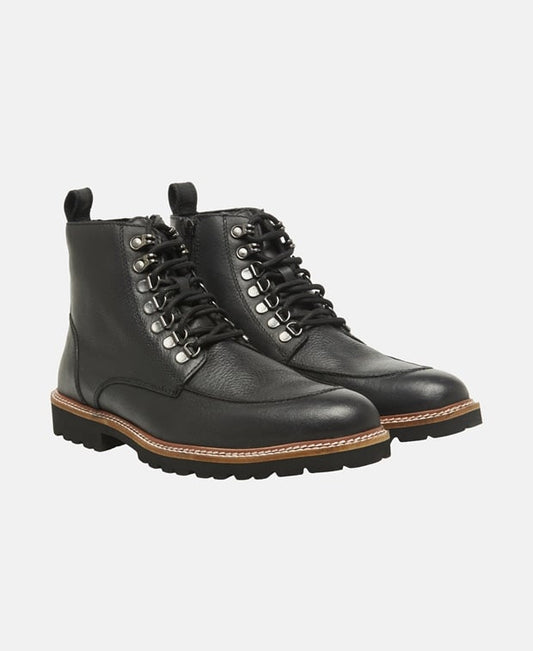 Schnürstiefeletten
