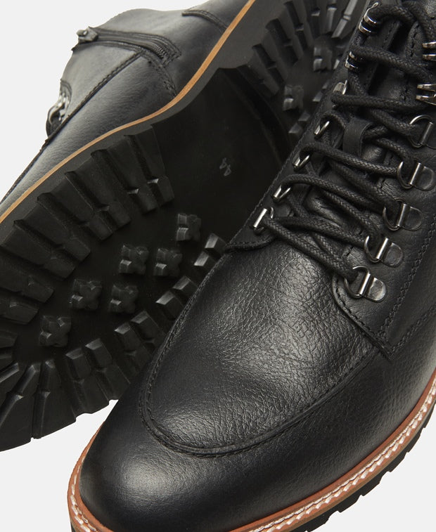 Schnürstiefeletten