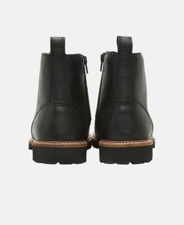 Schnürstiefeletten