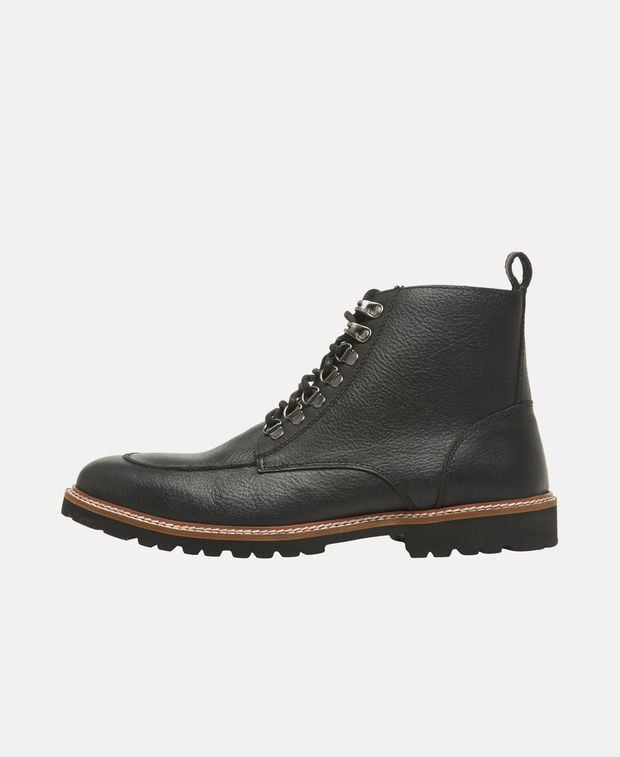 Schnürstiefeletten