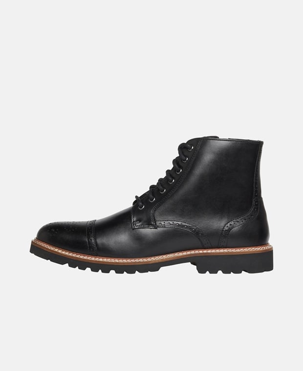 Schnürstiefeletten