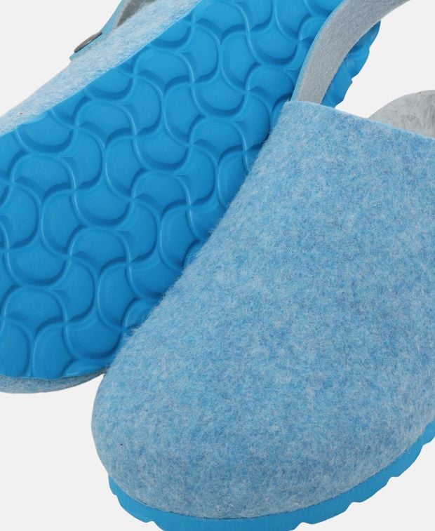 Clogs