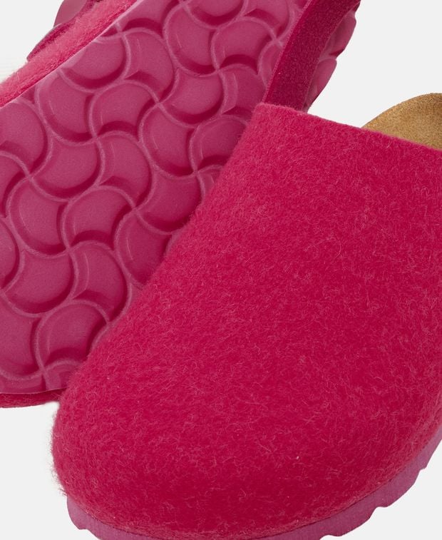 Clogs